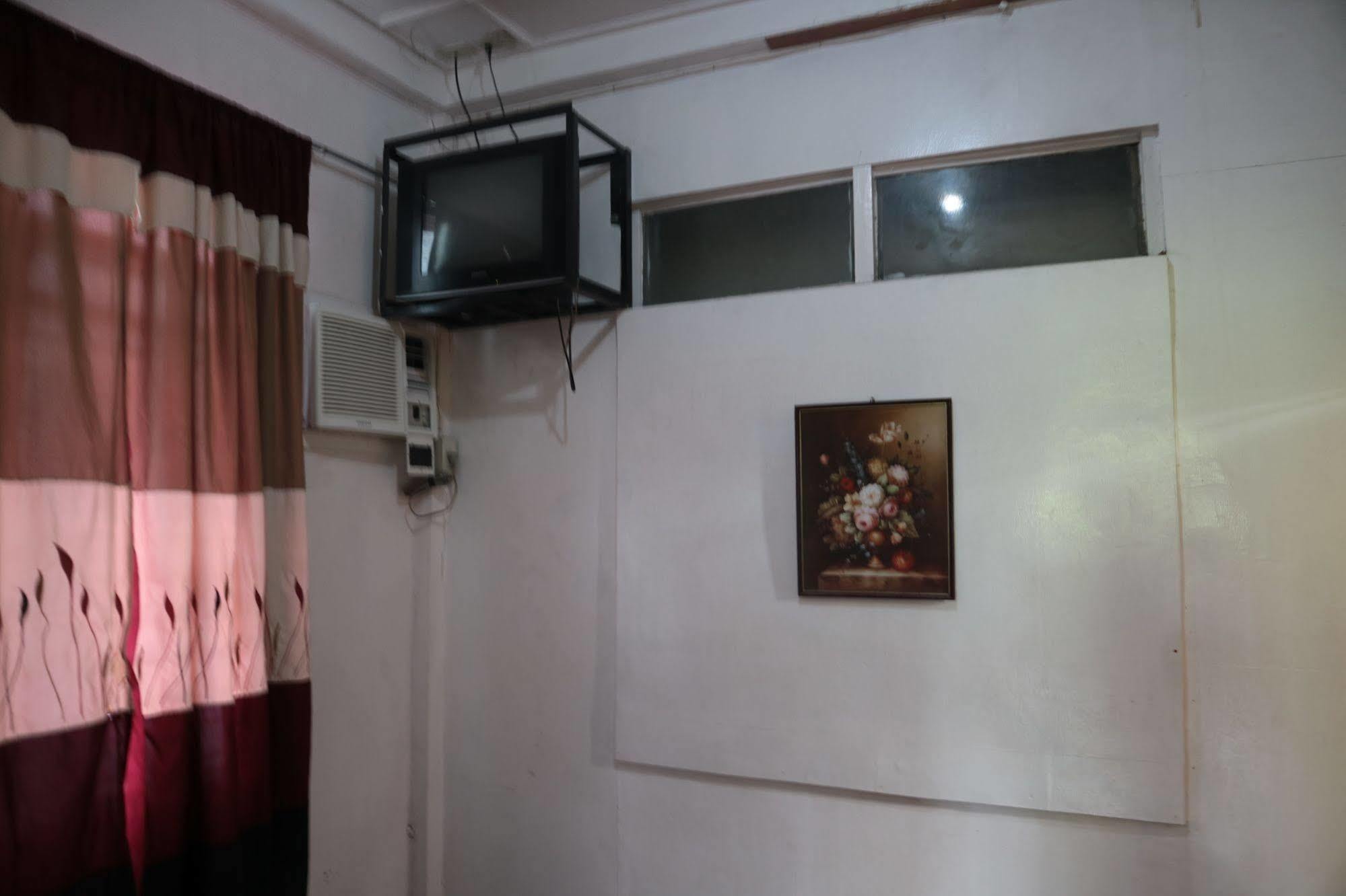 Newport Oak Pension Inn Città di Tagbilaran Esterno foto