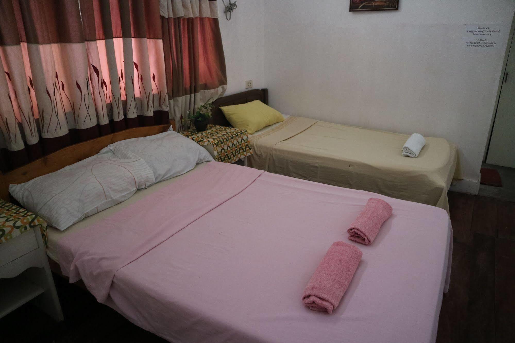 Newport Oak Pension Inn Città di Tagbilaran Esterno foto