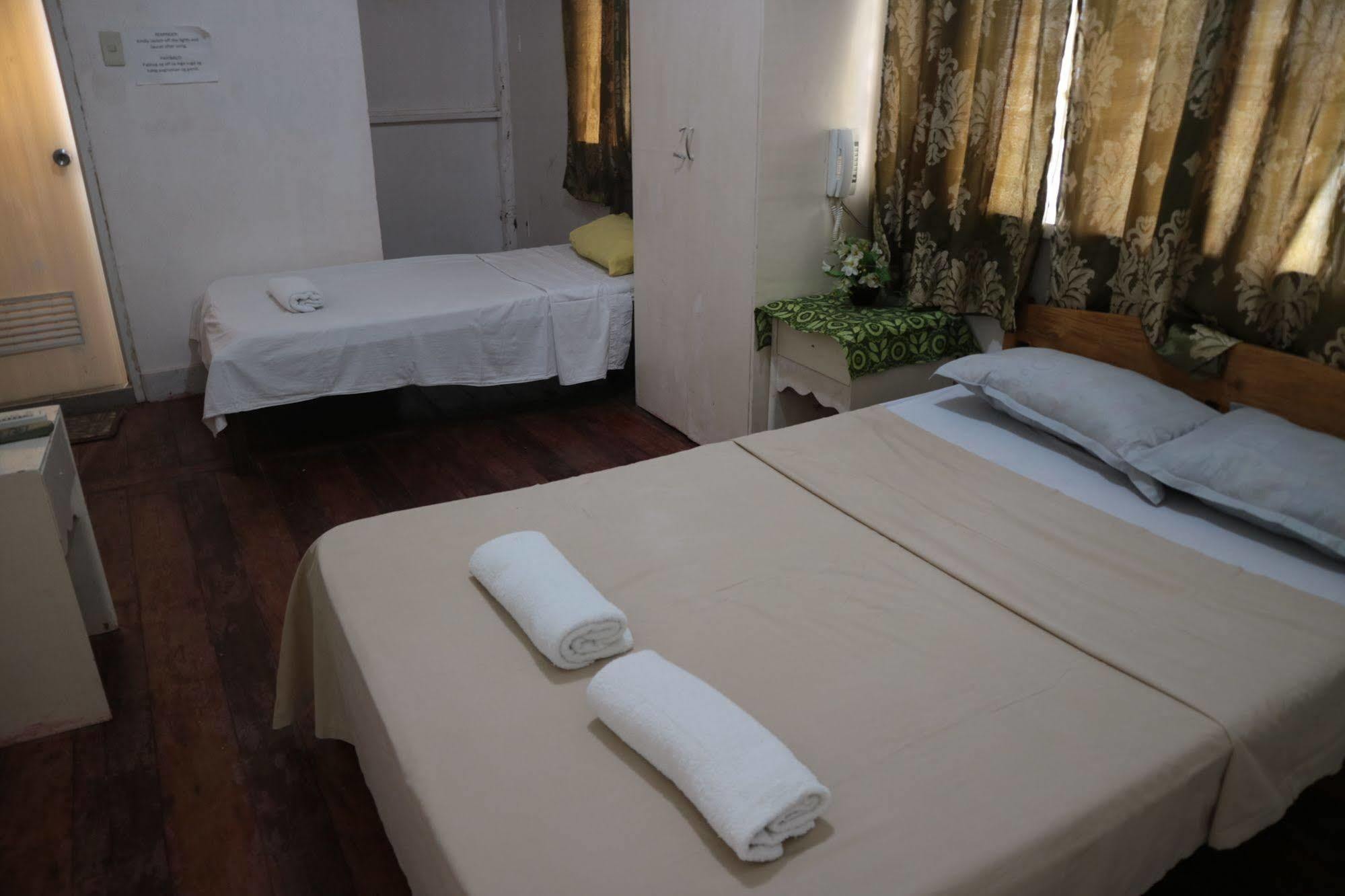 Newport Oak Pension Inn Città di Tagbilaran Esterno foto