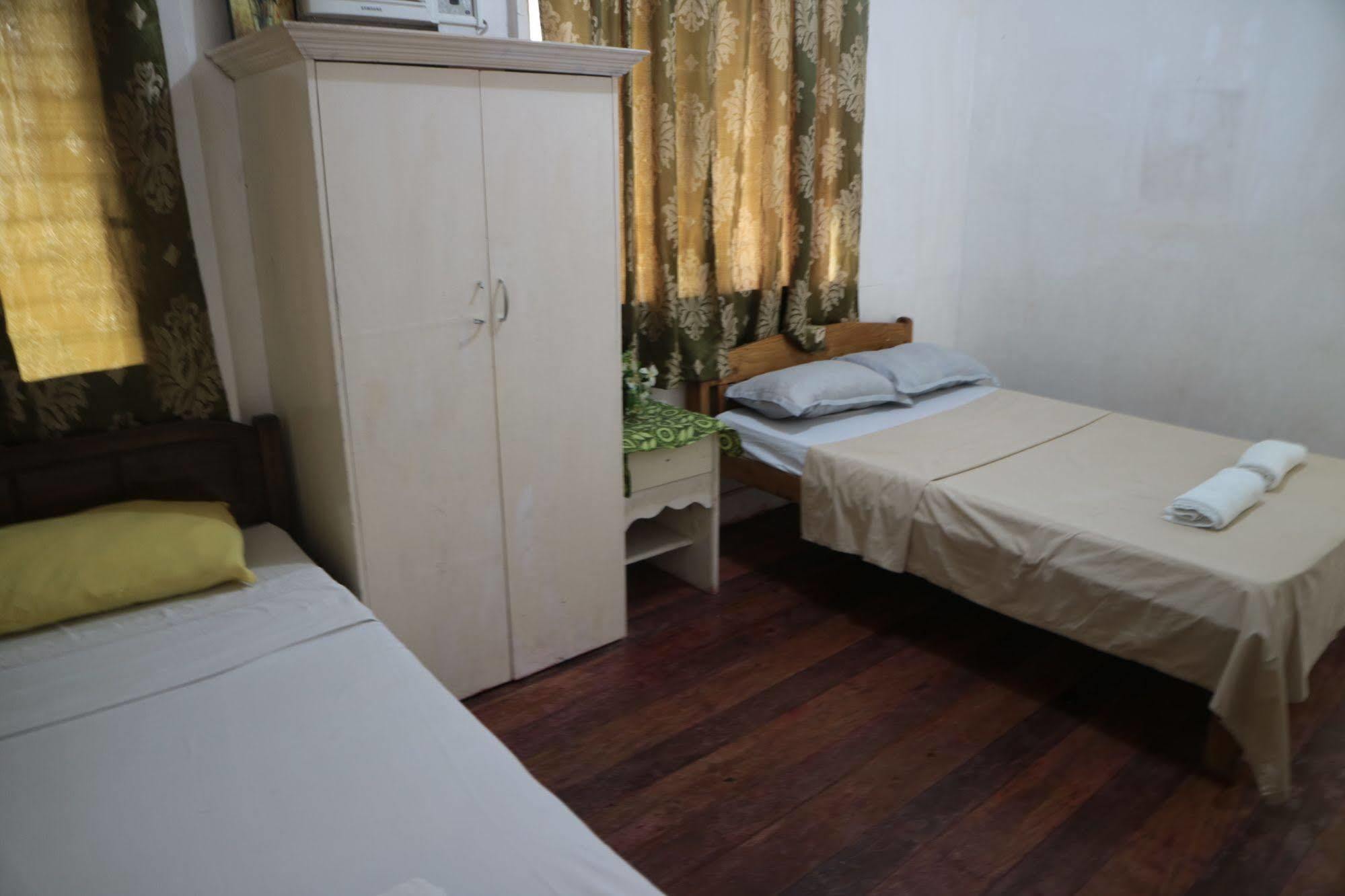 Newport Oak Pension Inn Città di Tagbilaran Esterno foto